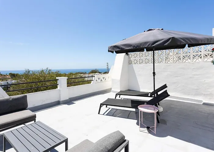 Modern Townhouse With Sea View In Villa *