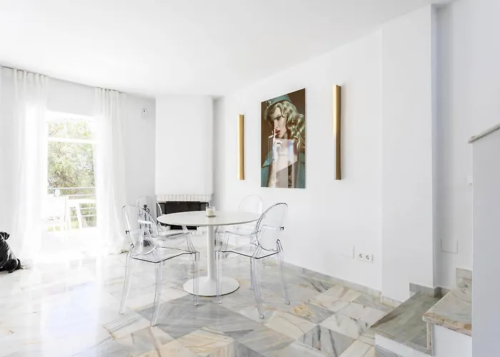 Modern Townhouse With Sea View In Villa Marbella