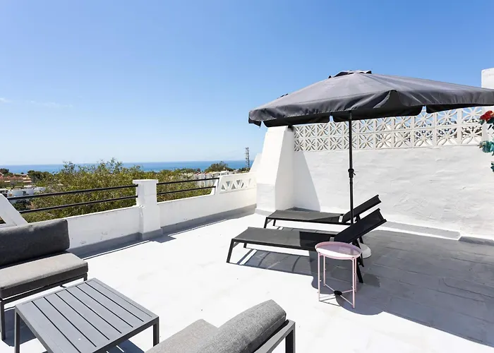 Modern Townhouse With Sea View In Villa *