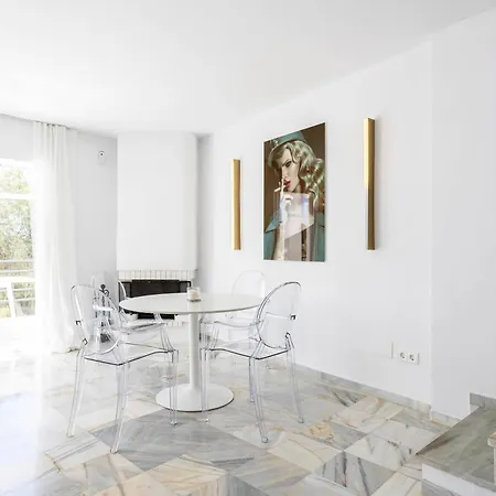 Modern Townhouse With Sea View In Villa Marbella