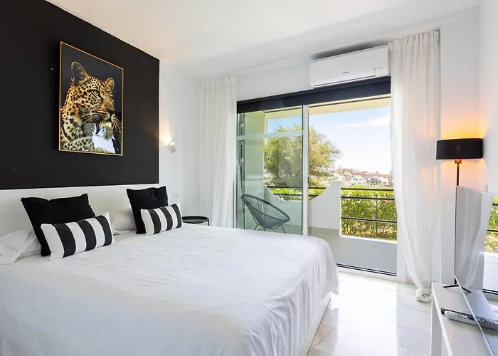 Modern Townhouse With Sea View In Villa Marbella