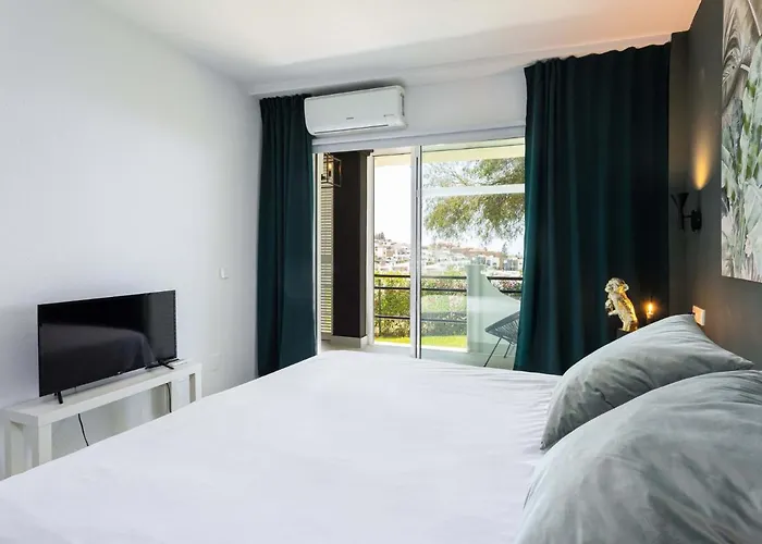 Modern Townhouse With Sea View In Villa