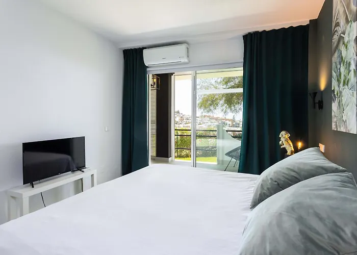 Modern Townhouse With Sea View In Marbella