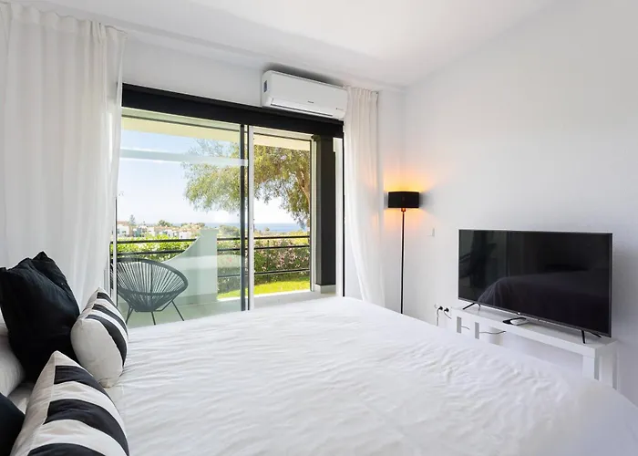 Modern Townhouse With Sea View In Villa *