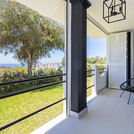 Modern Townhouse With Sea View In Villa Marbella